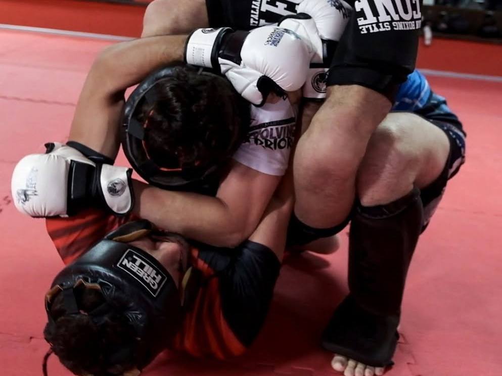 Allenamento MMA a terra