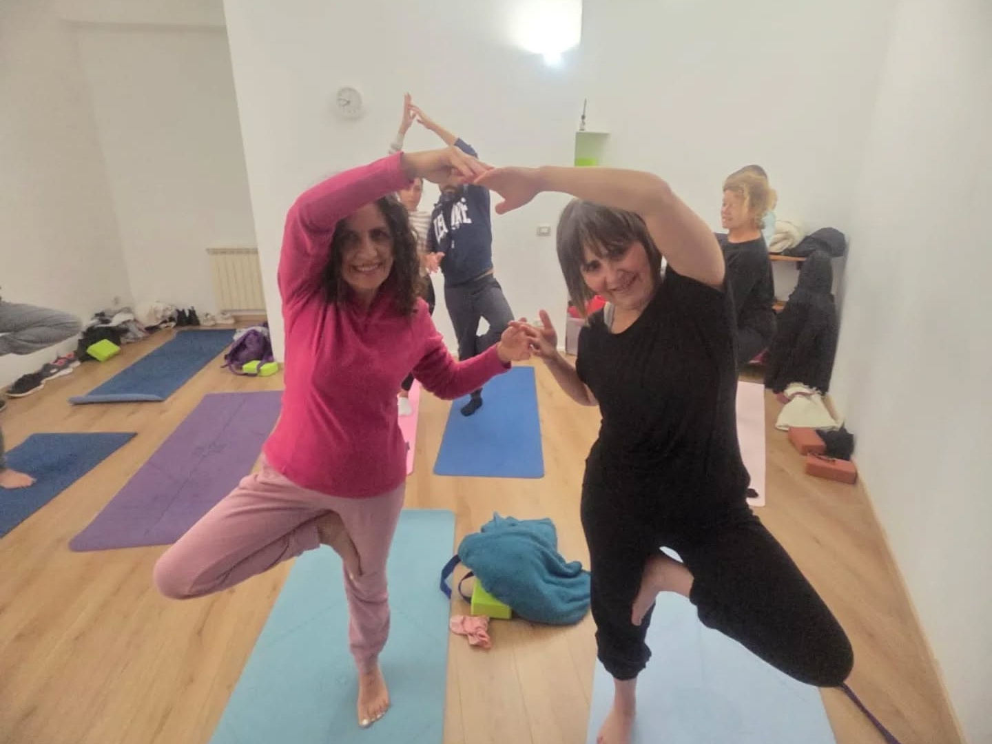 Esercizio di equilibrio nel corso Yoga